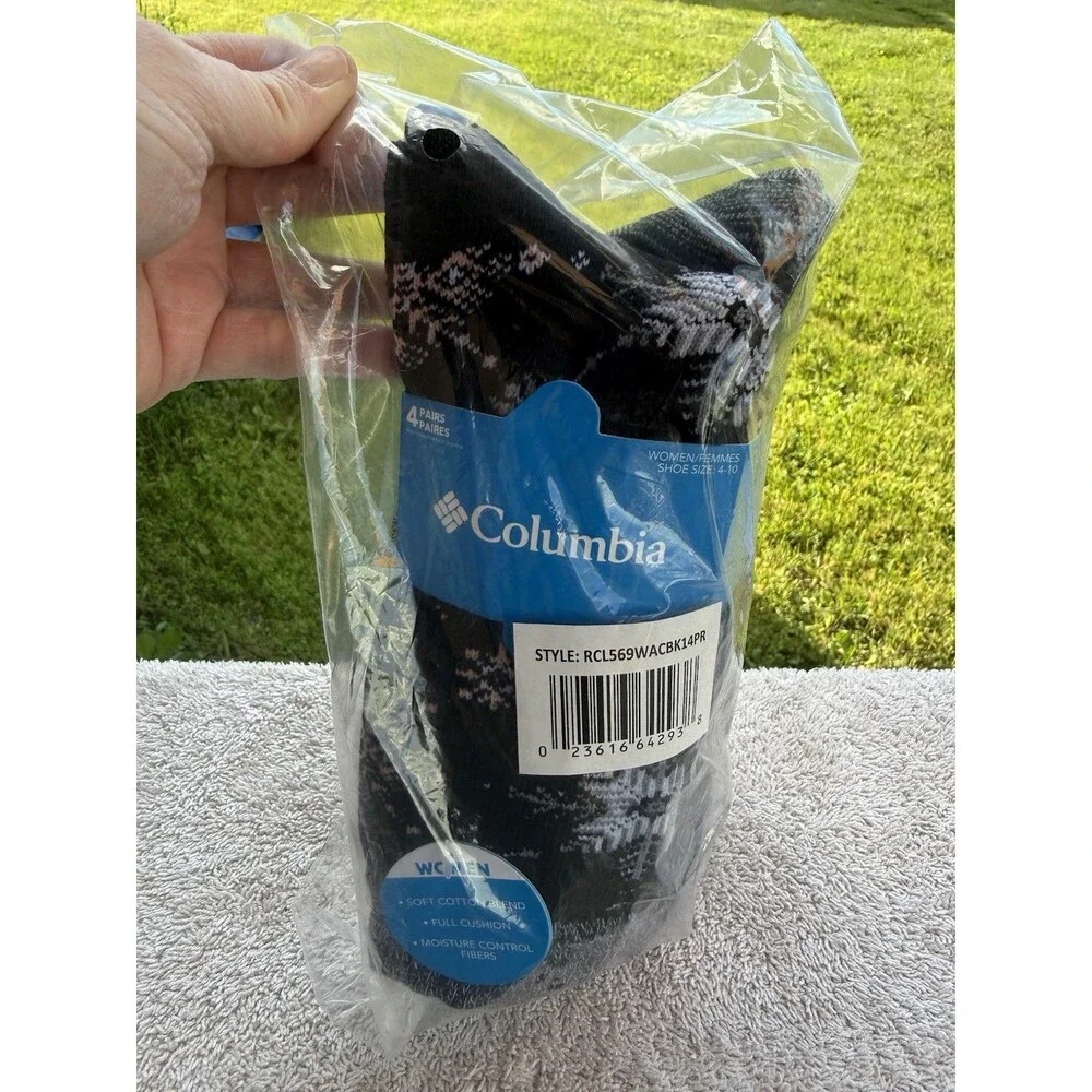 New Columbia Womens 4 Pair Crew Socks. Sz 4-10, Black With snowflakes, Stripes